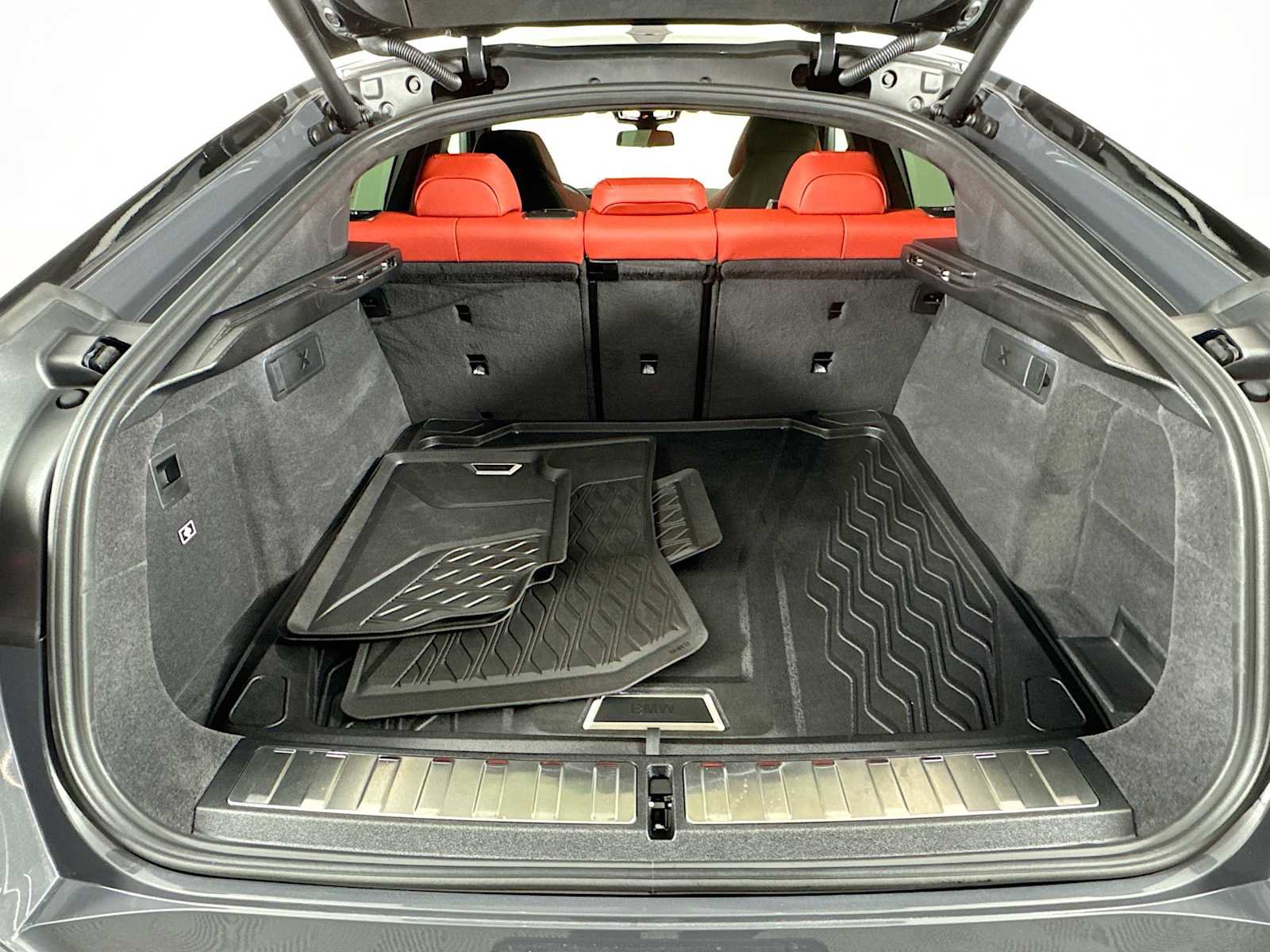 Used 2026 BMW X6 M Competition w/ Executive Package image 26