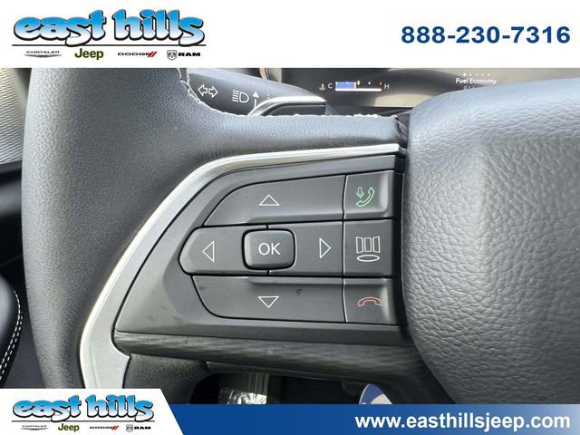 Used 2025 Jeep Grand Cherokee Altitude AWD/4WD image 23