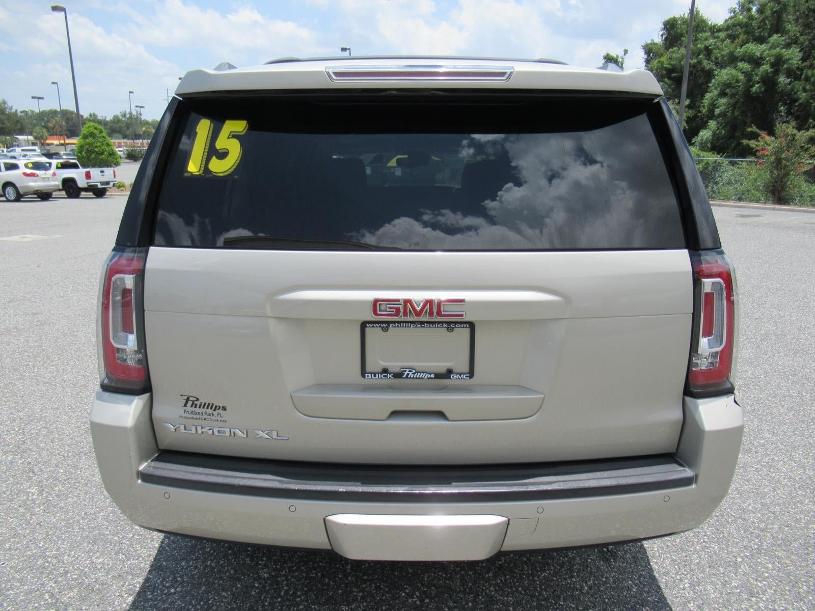 Used 2015 GMC Yukon XL SLT w/ HD Trailering Package RWD image 6