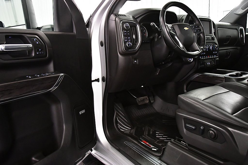 Used 2023 Chevrolet Silverado 2500 LTZ w/ LTZ Premium Package image 18