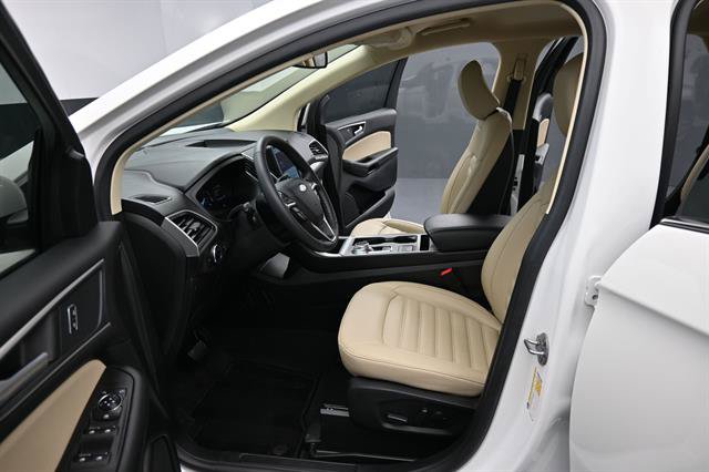 Certified 2024 Ford Edge SEL w/ Convenience Package AWD/4WD image 14