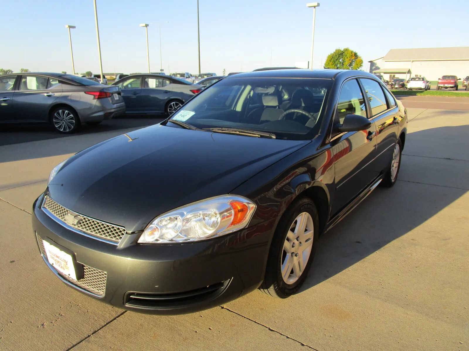 Used 2015 Chevrolet Impala LT w/ LT Sunroof Package FWD image 3
