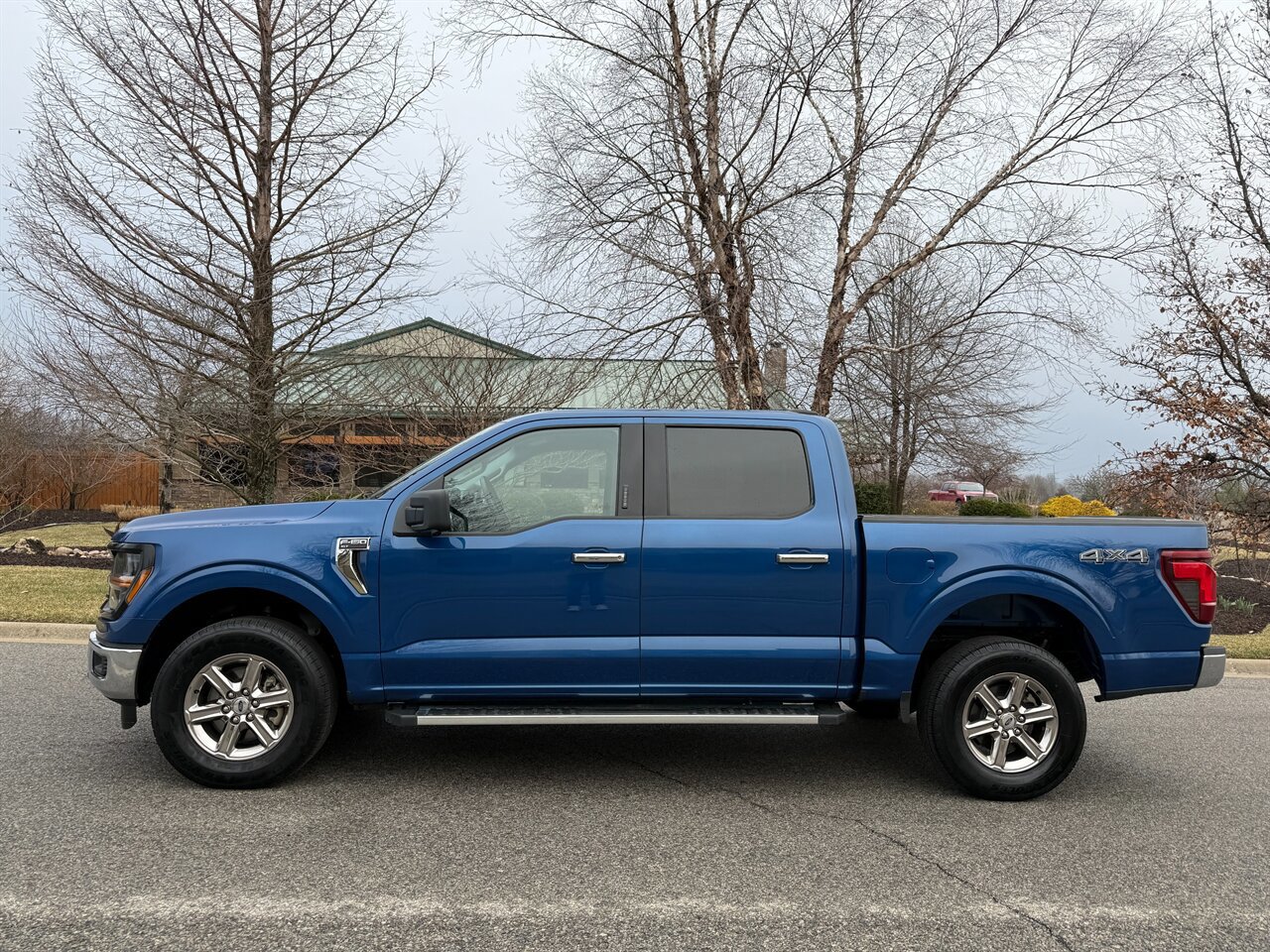 Used 2024 Ford F150 XLT AWD/4WD image 2