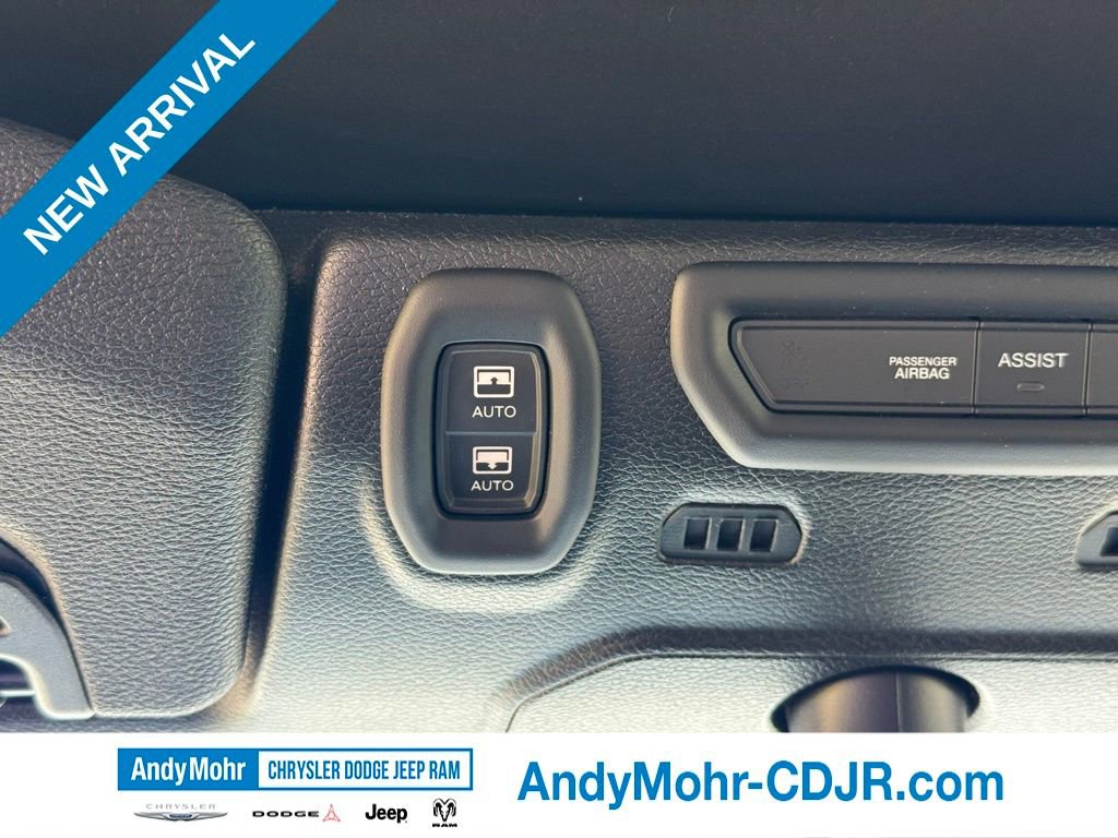 Used 2022 Jeep Wrangler Unlimited Sahara AWD/4WD image 26