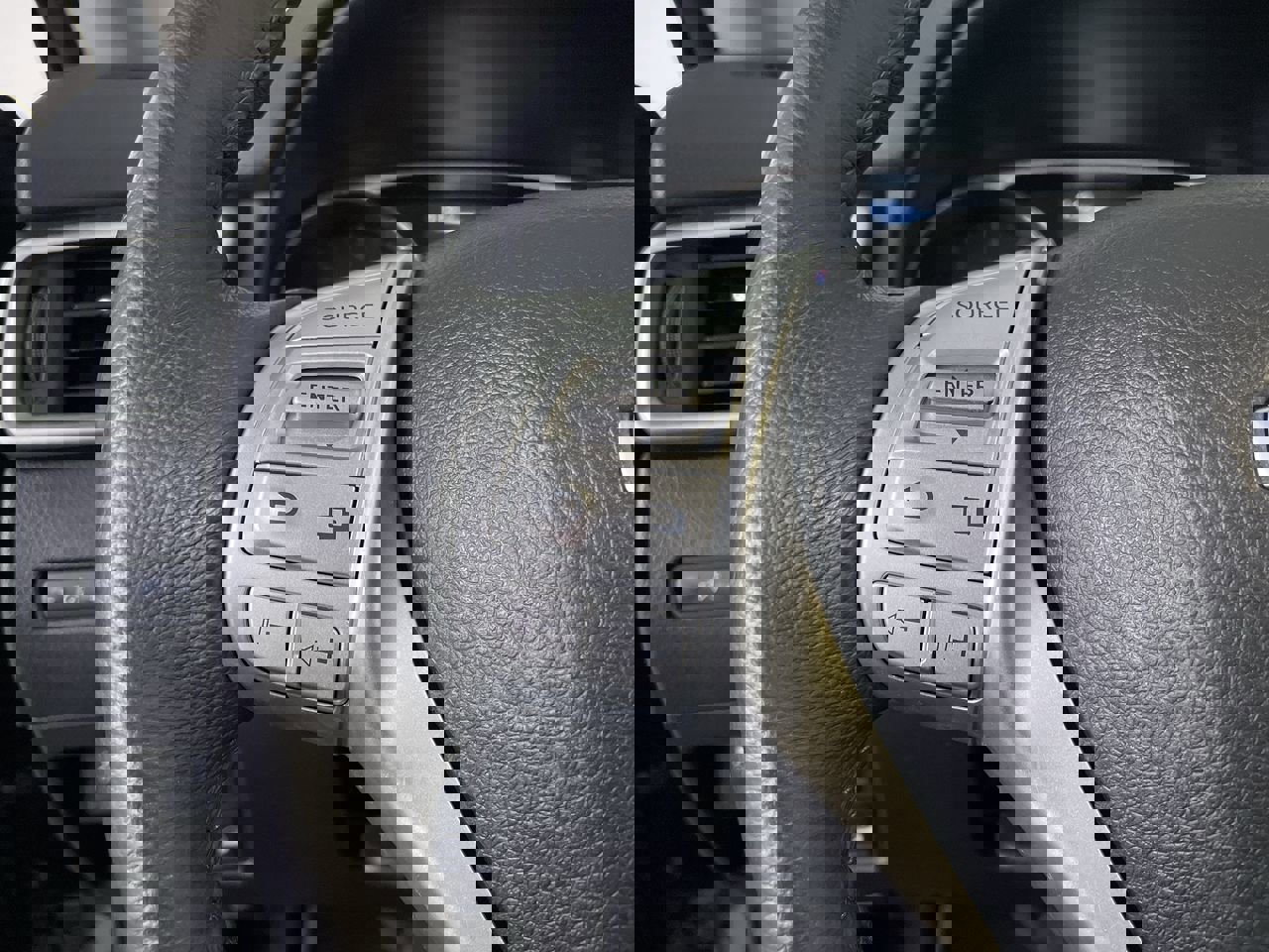 Used 2016 Nissan Rogue SL w/ SL Premium Package image 29