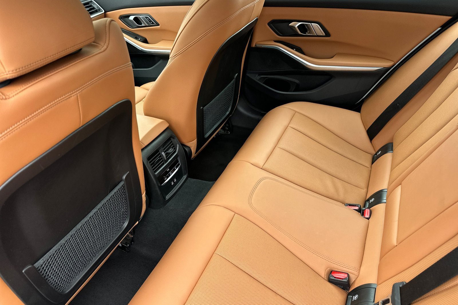 Used 2023 BMW 330e w/ Premium Package RWD image 11