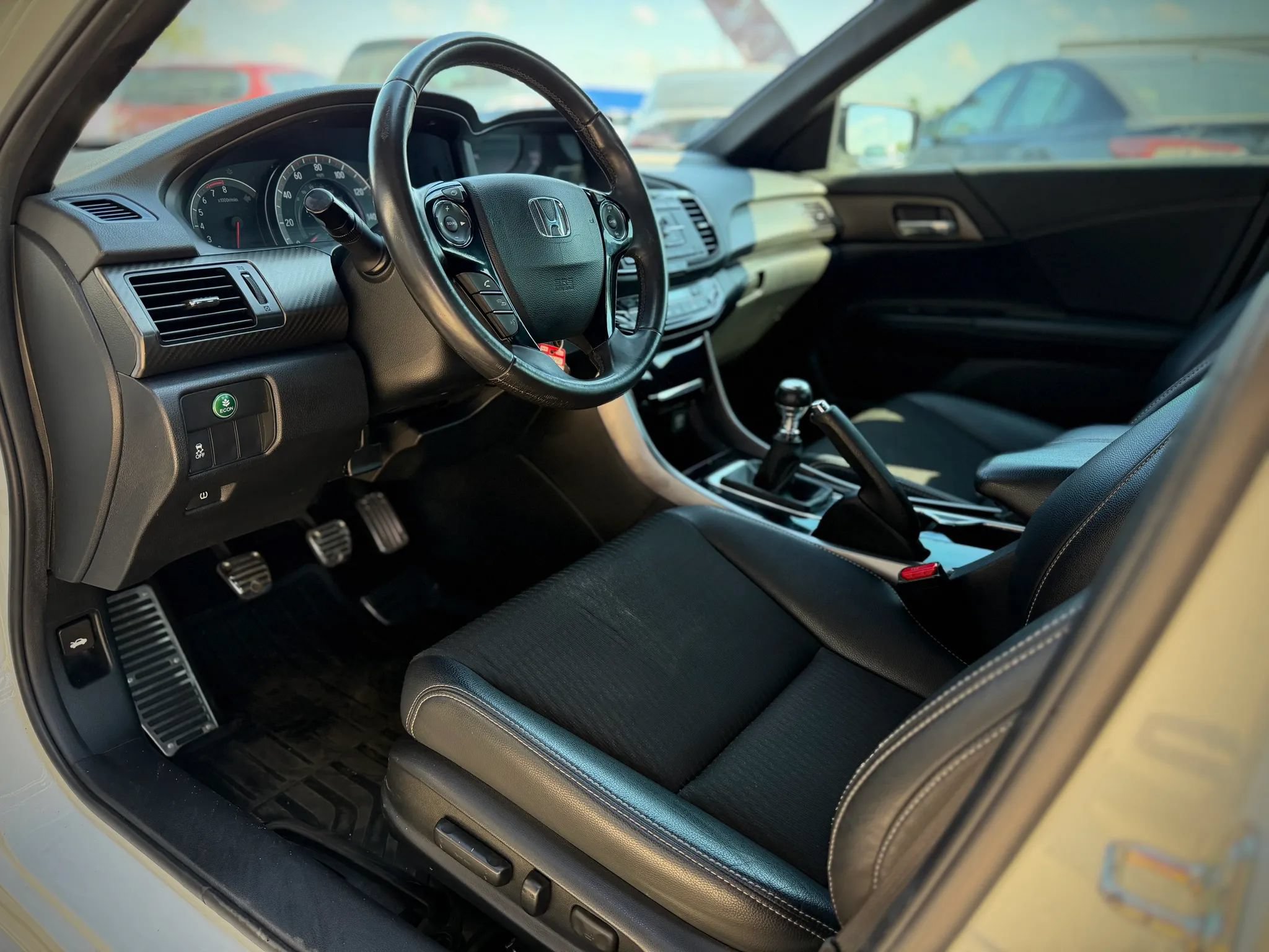 Used 2017 Honda Accord Sport image 6