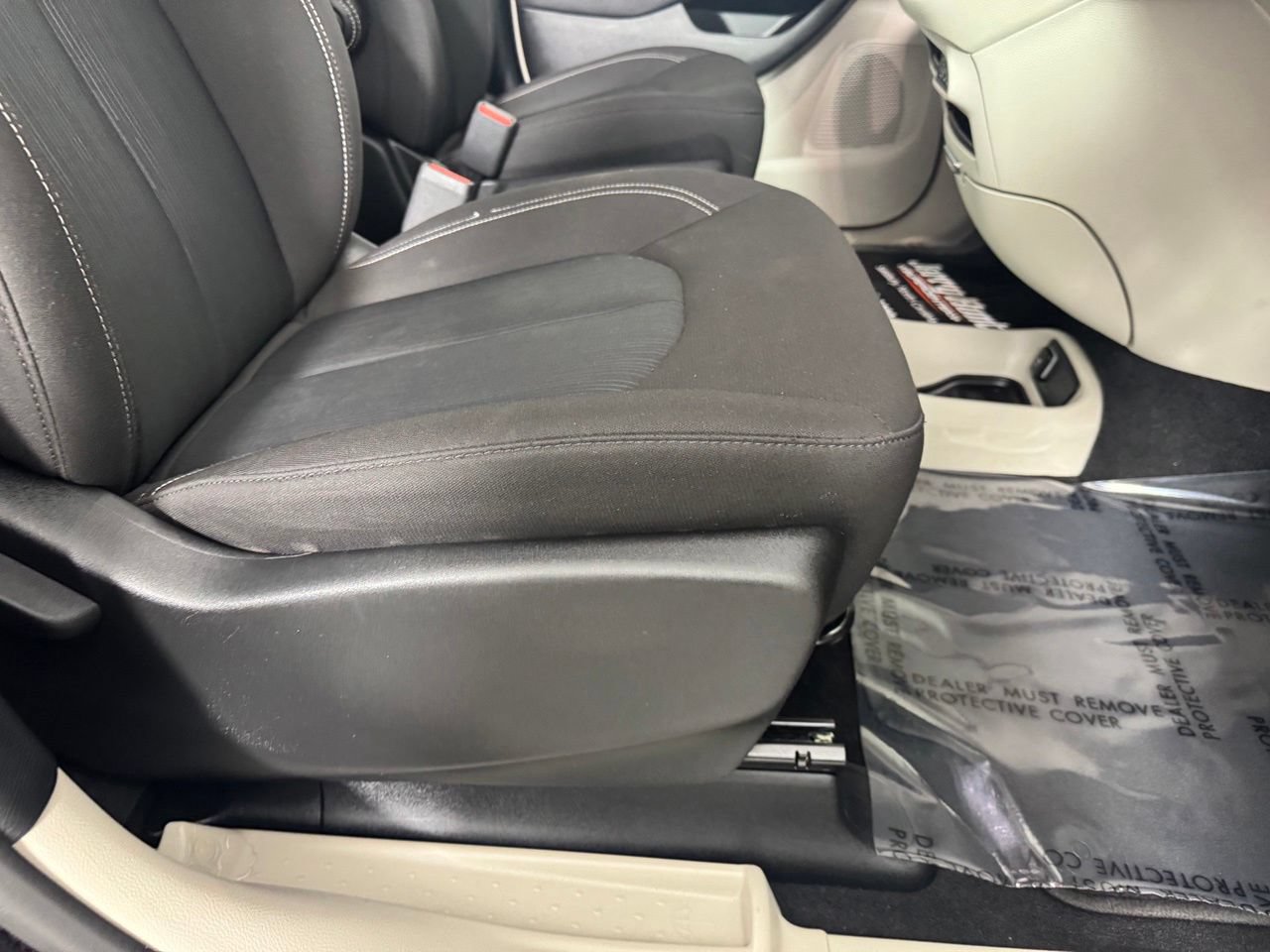 Used 2024 Chrysler Voyager LX FWD image 29