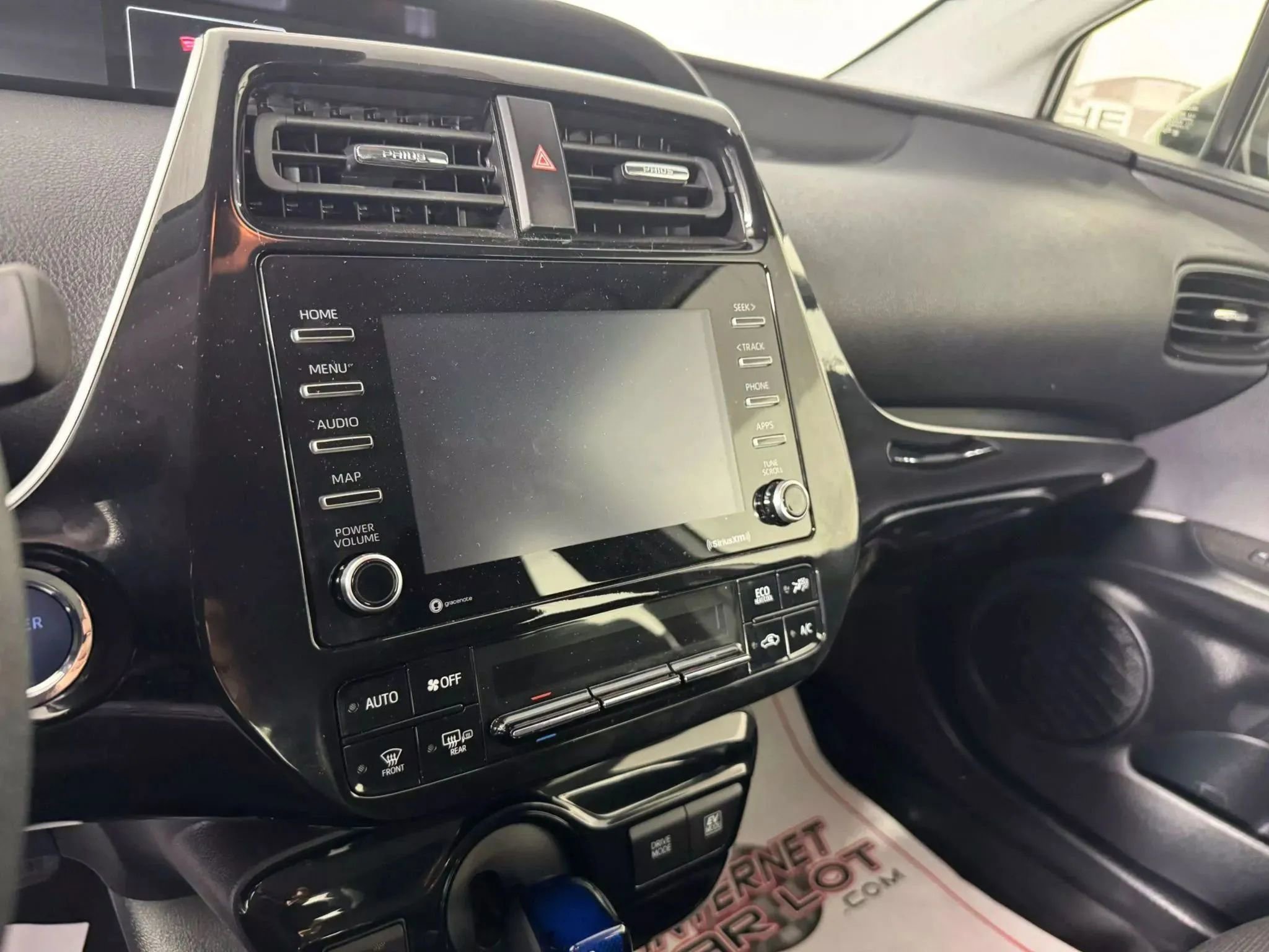Used 2022 Toyota Prius LE FWD image 14