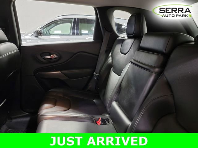 Used 2019 Jeep Cherokee Limited image 14