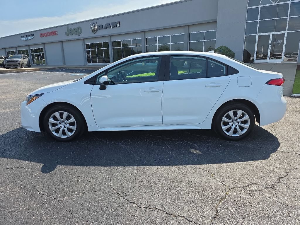 Used 2026 Toyota Corolla LE FWD image 9