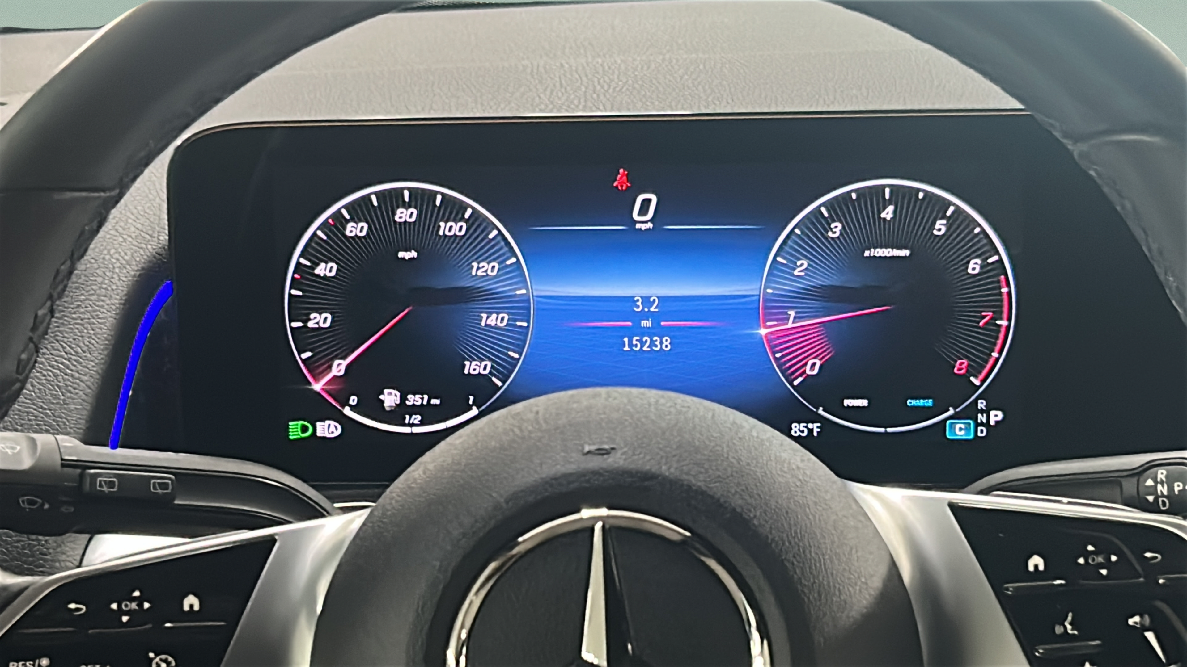 Used 2025 Mercedes-Benz GLB 250 image 28