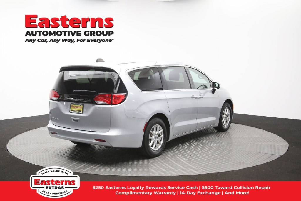 Used 2023 Chrysler Voyager LX FWD image 43