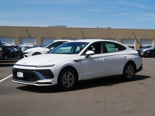 New 2026 Hyundai Sonata SE FWD image 2