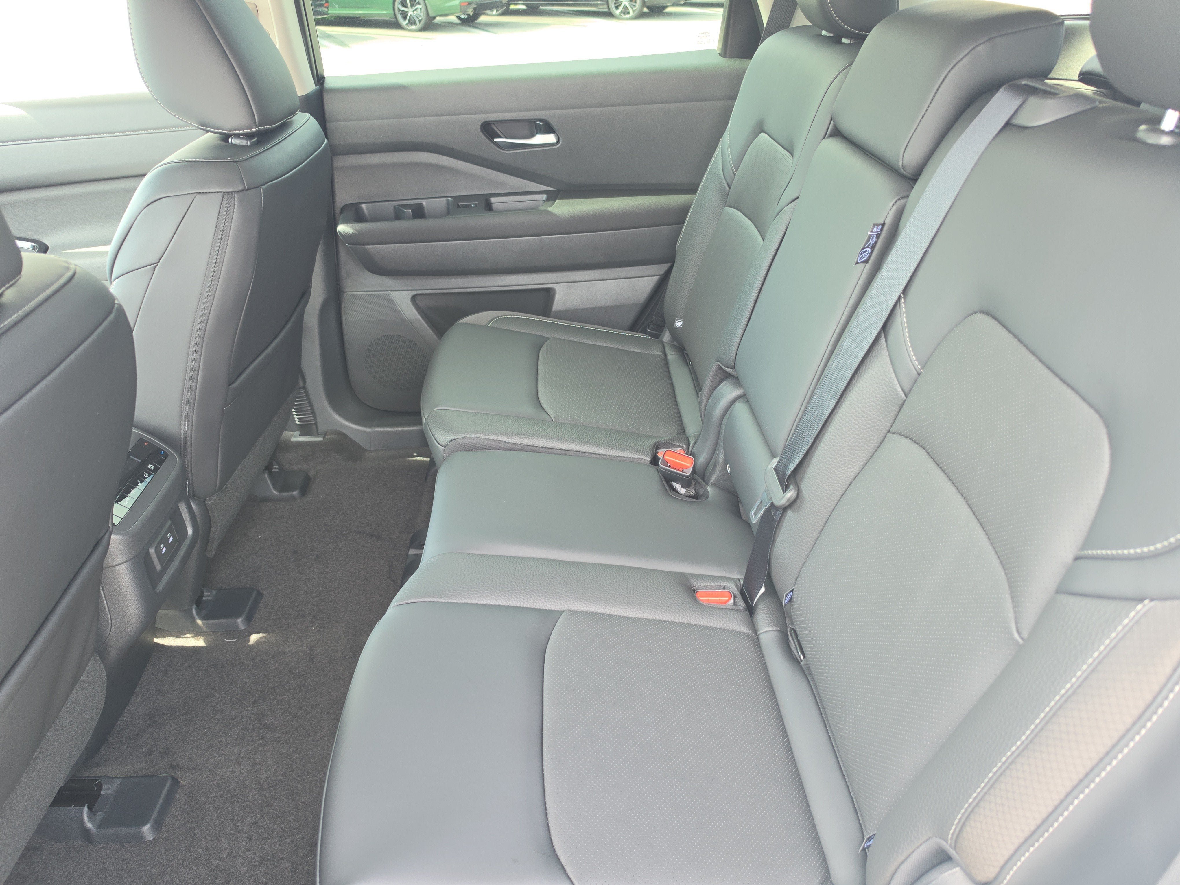 New 2026 Nissan Pathfinder SL FWD image 12
