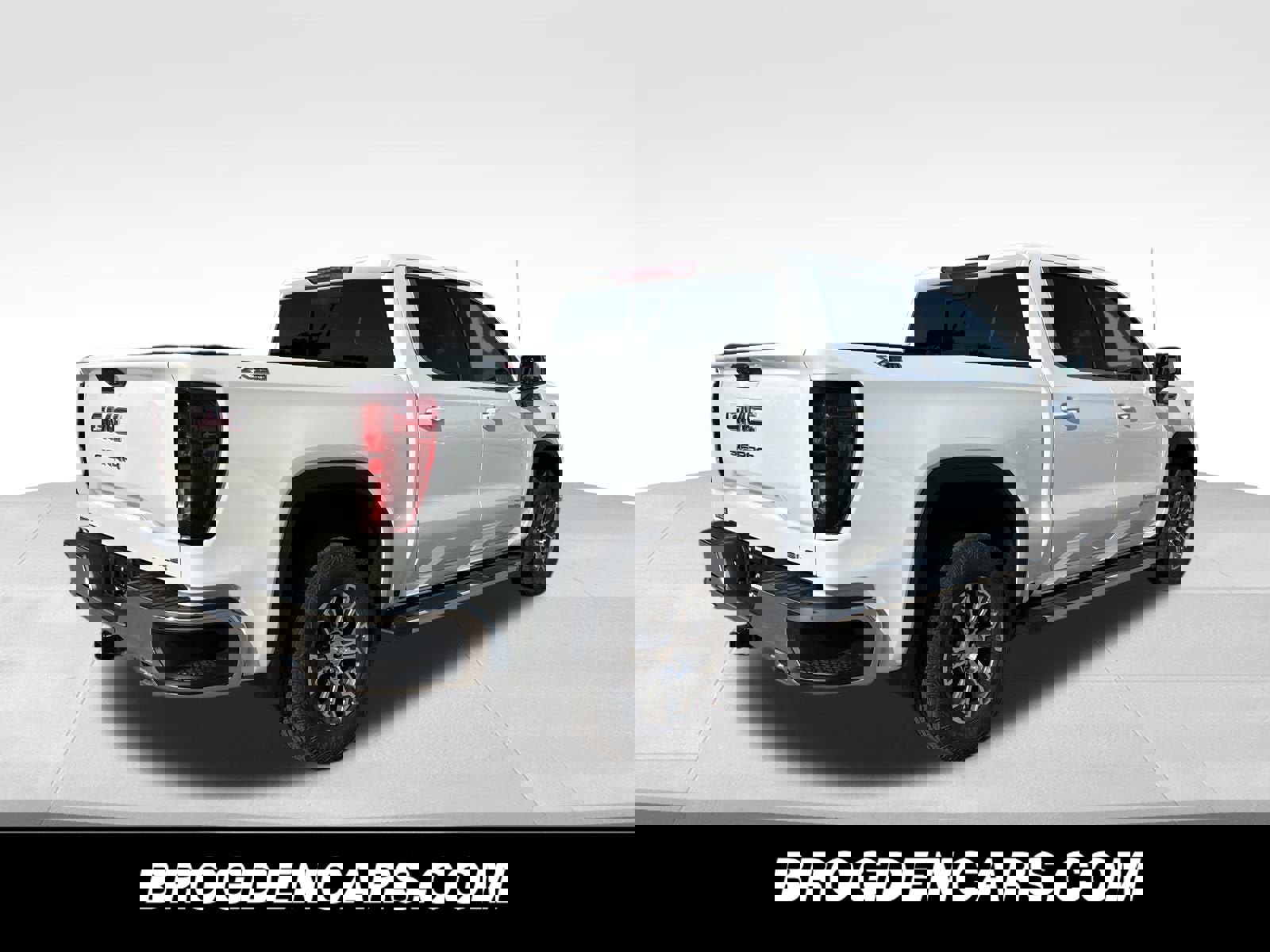 New 2026 GMC Sierra 1500 SLE w/ X31 Off-Road Package image 3