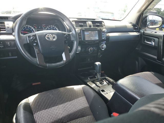Used 2018 Toyota 4Runner TRD Off-Road AWD/4WD image 9