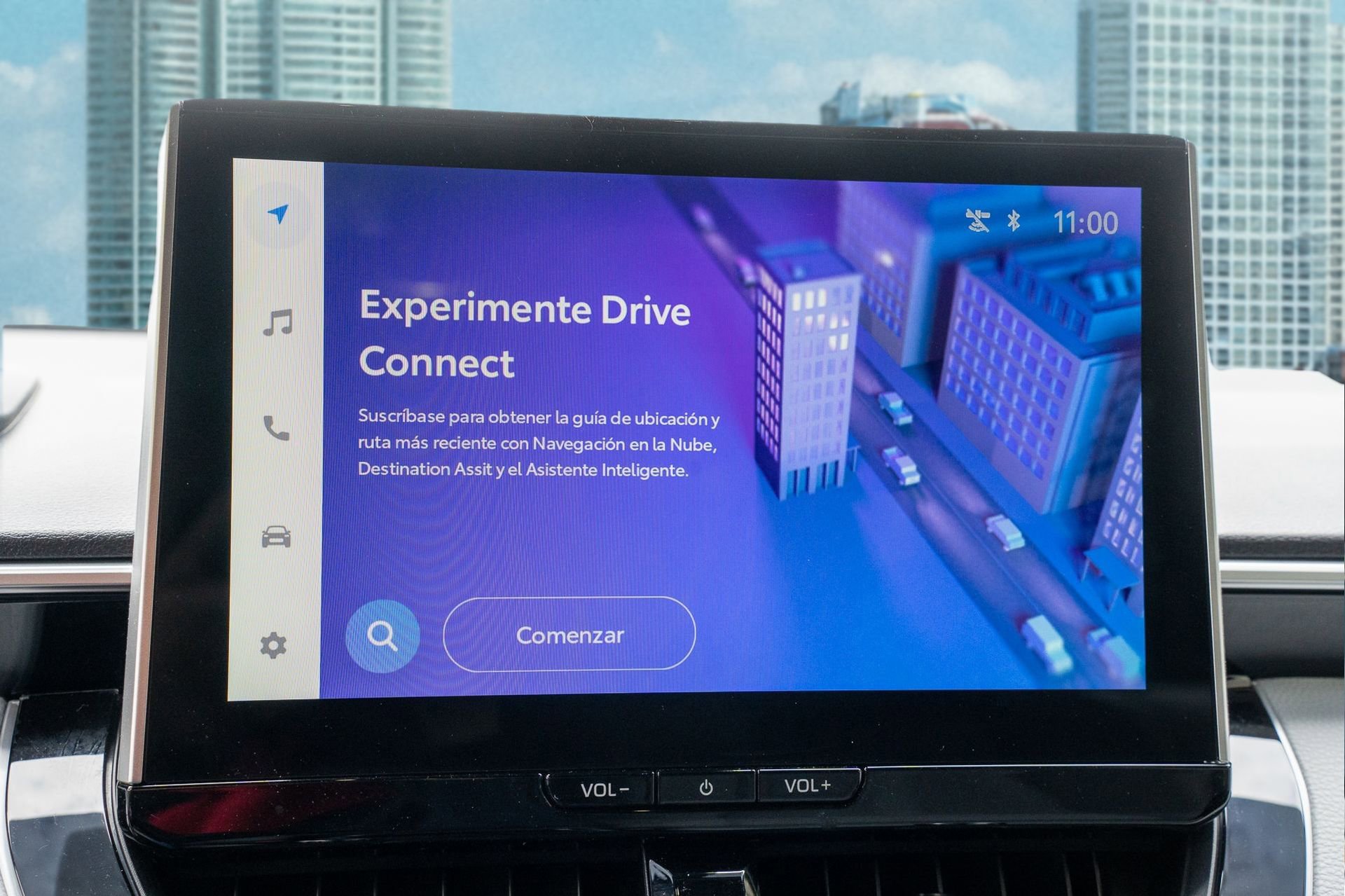 Used 2025 Toyota Corolla SE w/ SE Premium Package image 34