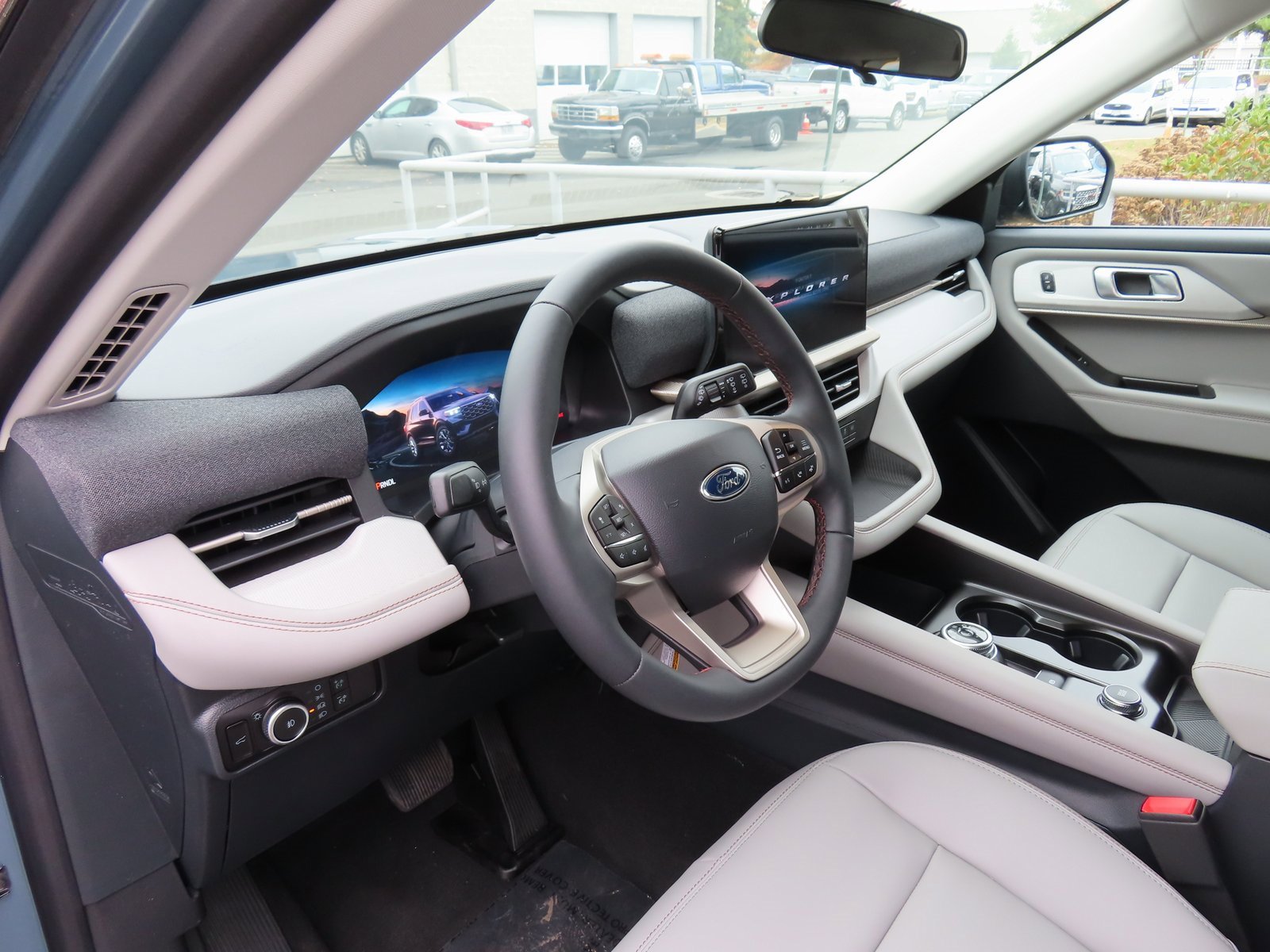 New 2026 Ford Explorer Active w/ Active Comfort Package image 8