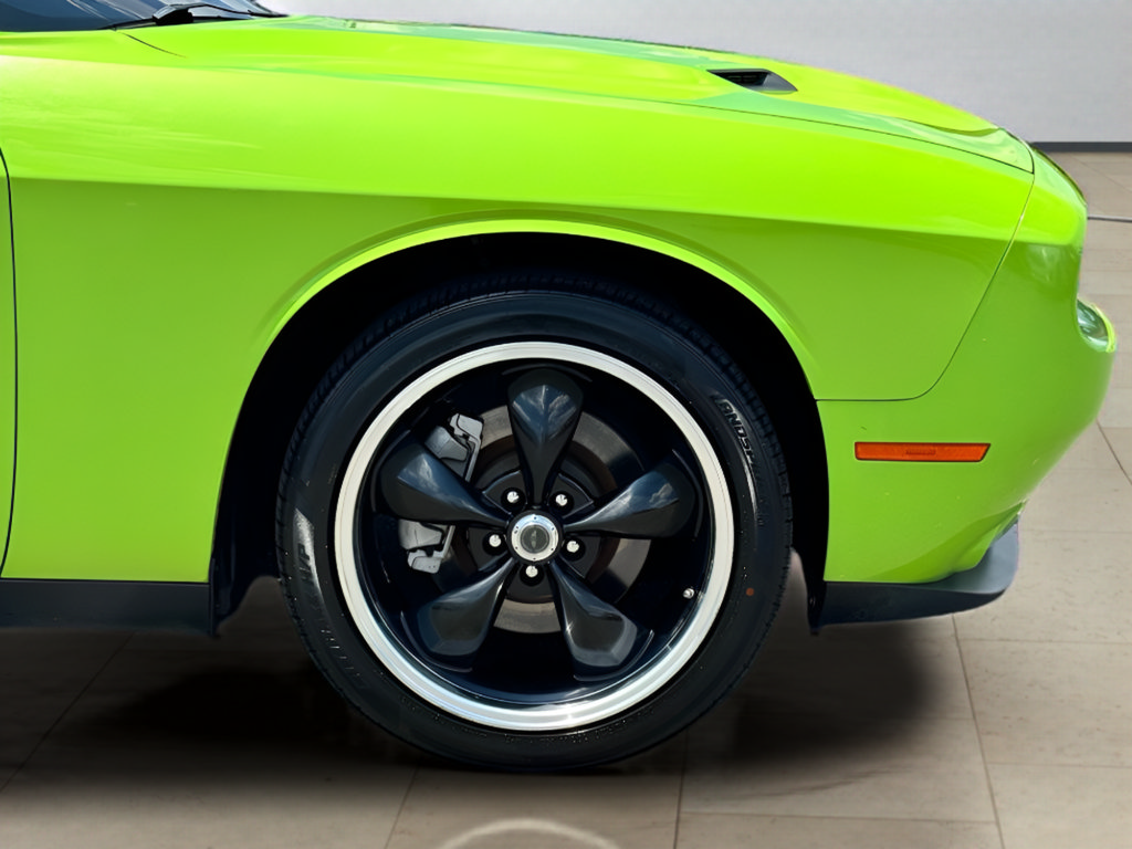 Used 2015 Dodge Challenger R/T Plus RWD image 39