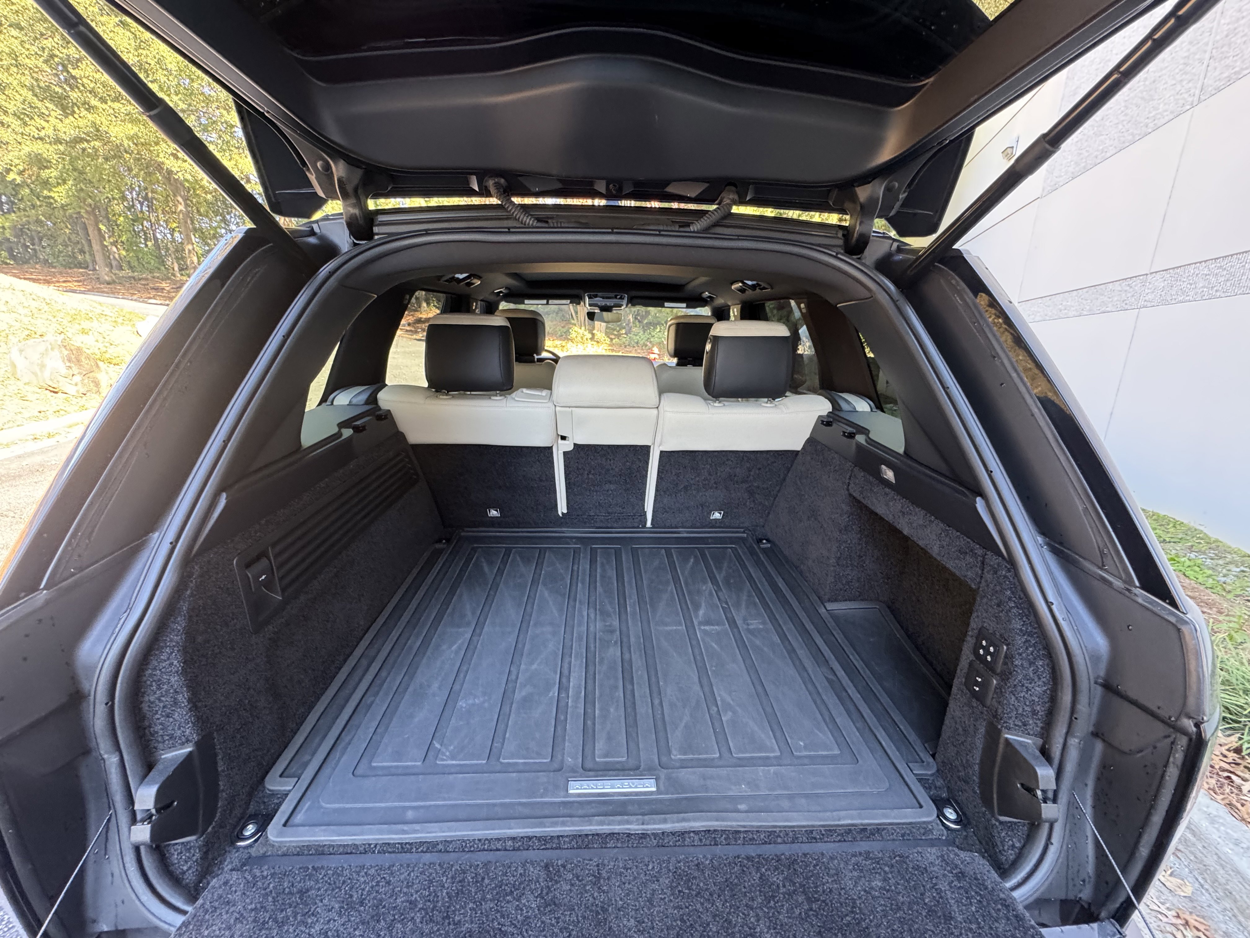 Used 2018 Land Rover Range Rover HSE image 37