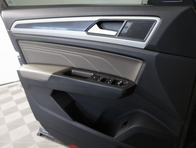 Used 2023 Volkswagen Atlas SEL R-Line image 27