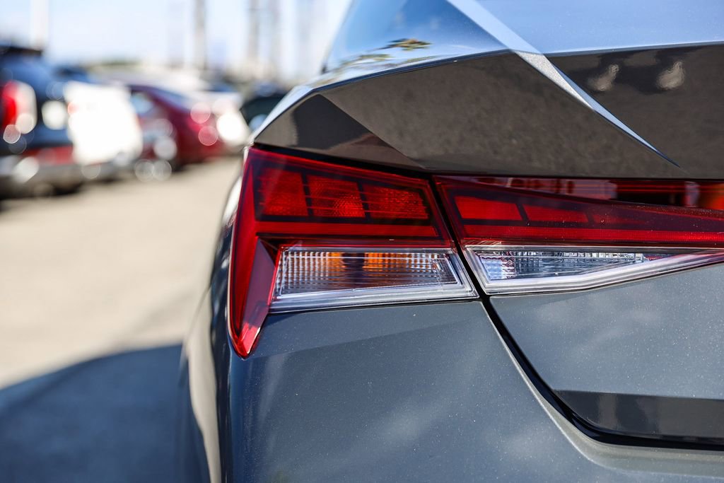 Certified 2024 Hyundai Elantra Limited image 7
