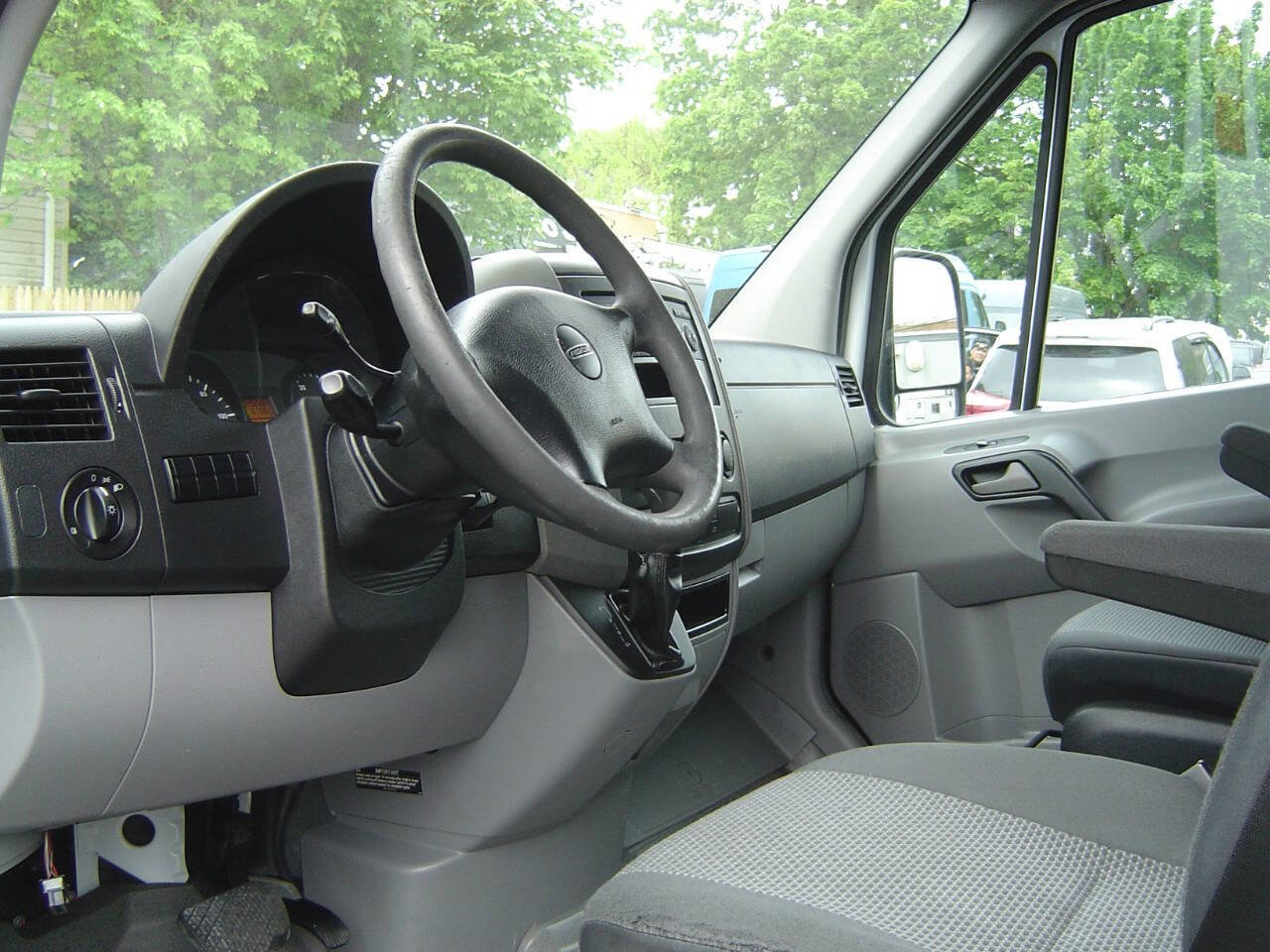 Used 2013 Freightliner Sprinter 3500 RWD image 8