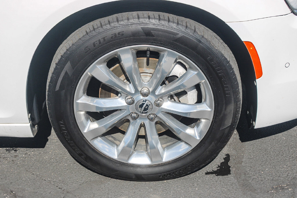 Used 2021 Chrysler 300 Touring L AWD/4WD image 10