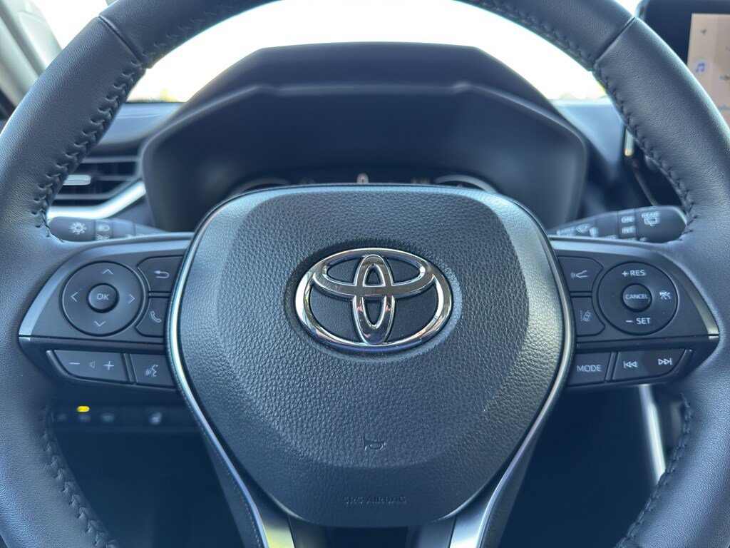 Used 2025 Toyota RAV4 XLE Premium w/ Weather Package AWD/4WD image 16