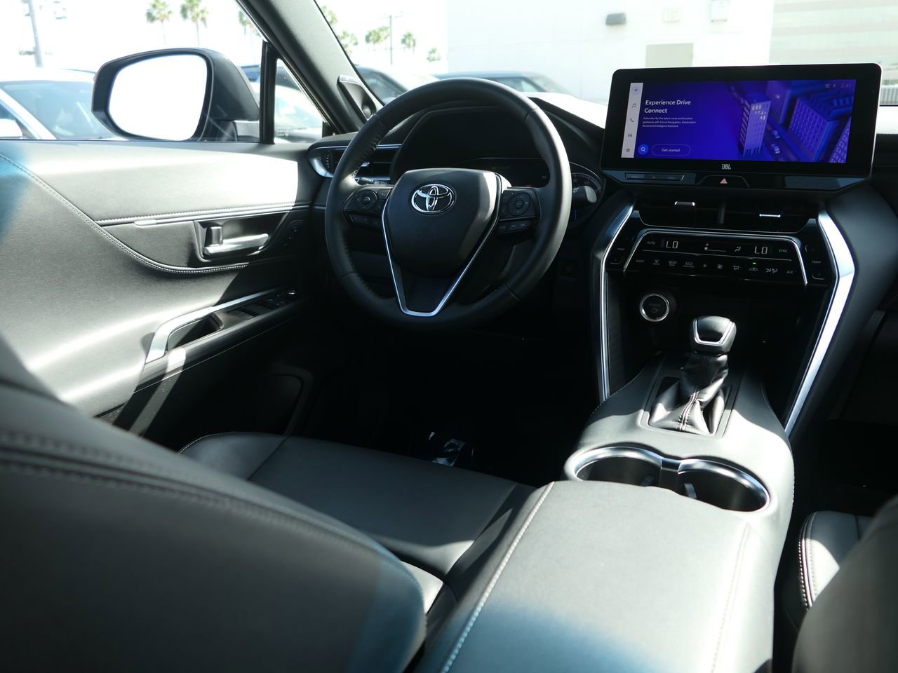 Used 2024 Toyota Venza XLE image 30