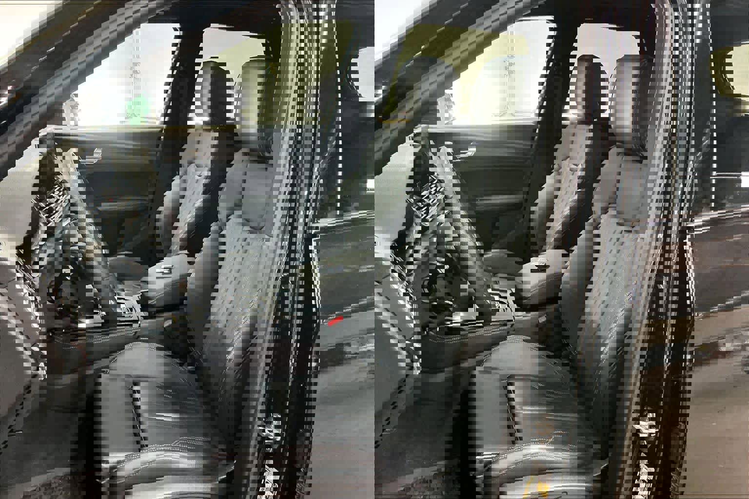 Used 2025 Audi Q5 e Premium Plus w/ Premium Plus Package image 27