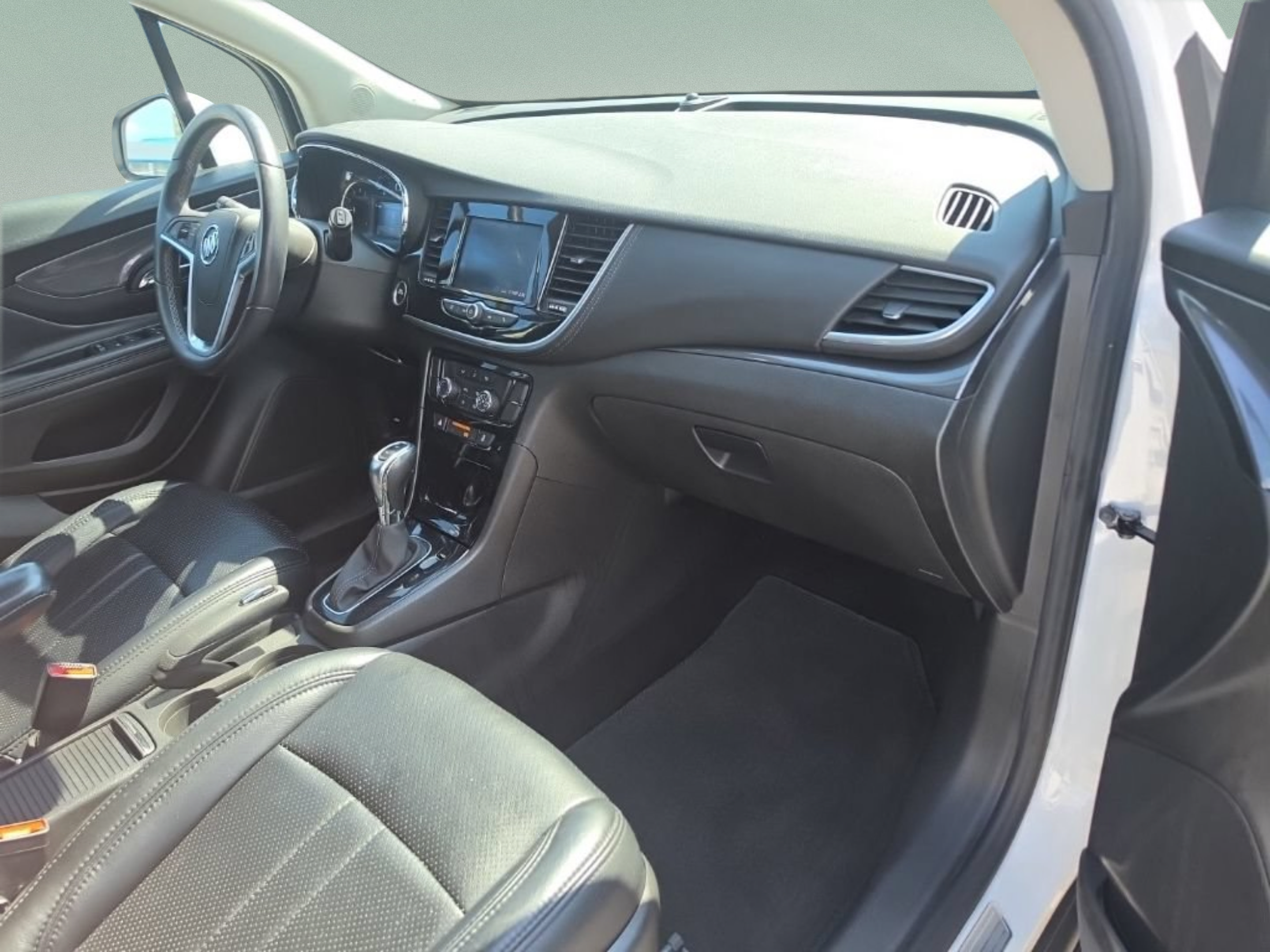 Used 2022 Buick Encore Preferred FWD image 28