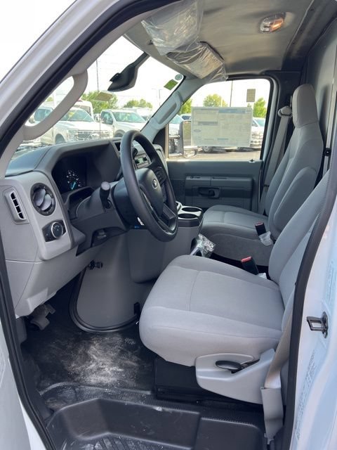 New 2025 Ford E-450 and Econoline 450 Super Duty w/ Driver's Safety Package RWD image 13