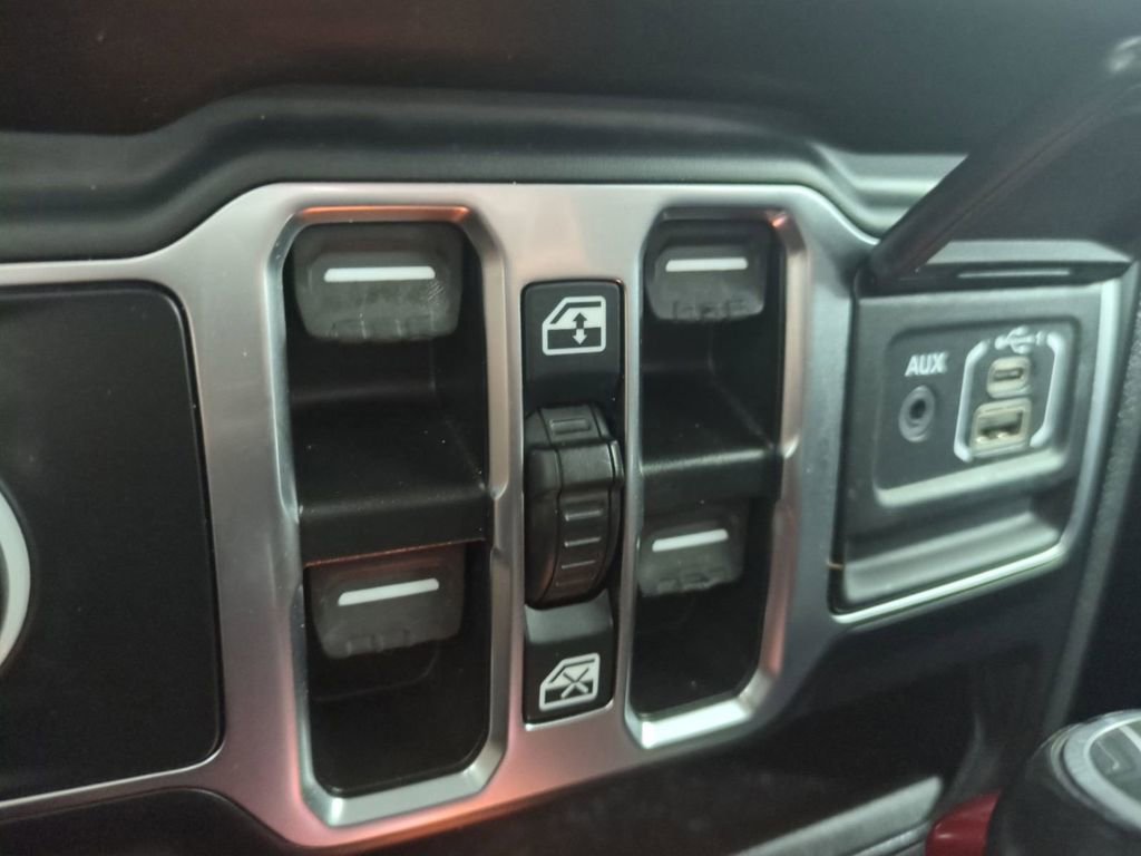 Used 2022 Jeep Wrangler Unlimited Sahara image 28