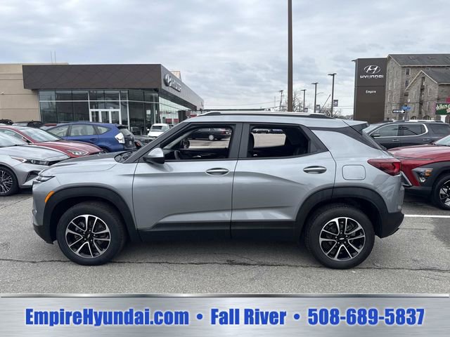 Used 2025 Chevrolet TrailBlazer LT AWD/4WD image 10