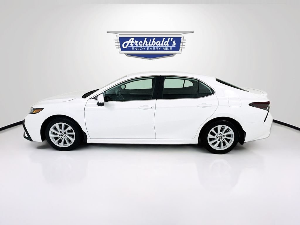 Used 2024 Toyota Camry SE FWD image 5
