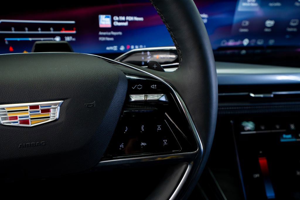 Used 2025 Cadillac Escalade ESV Sport w/ LPO, ONYX Package image 38