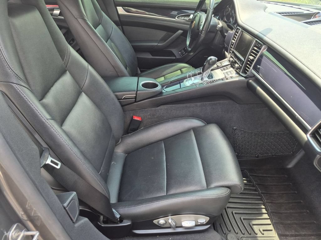 Used 2015 Porsche Panamera 4 AWD/4WD image 29