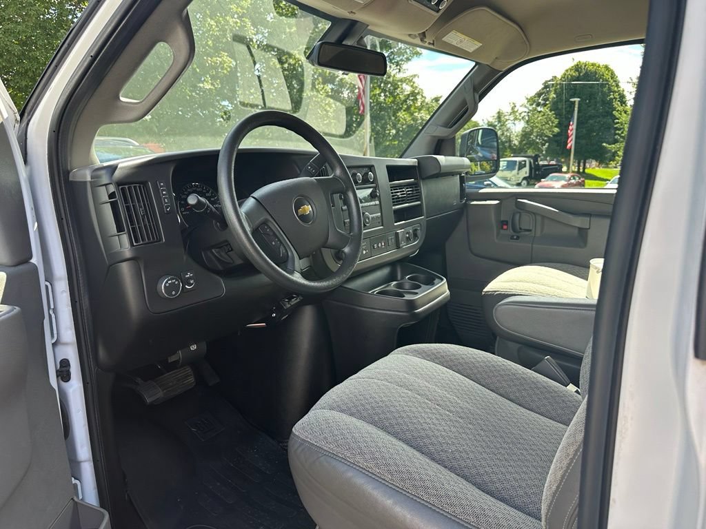 Used 2020 Chevrolet Express 3500 LT w/ LT Preferred Equipment Group RWD image 12