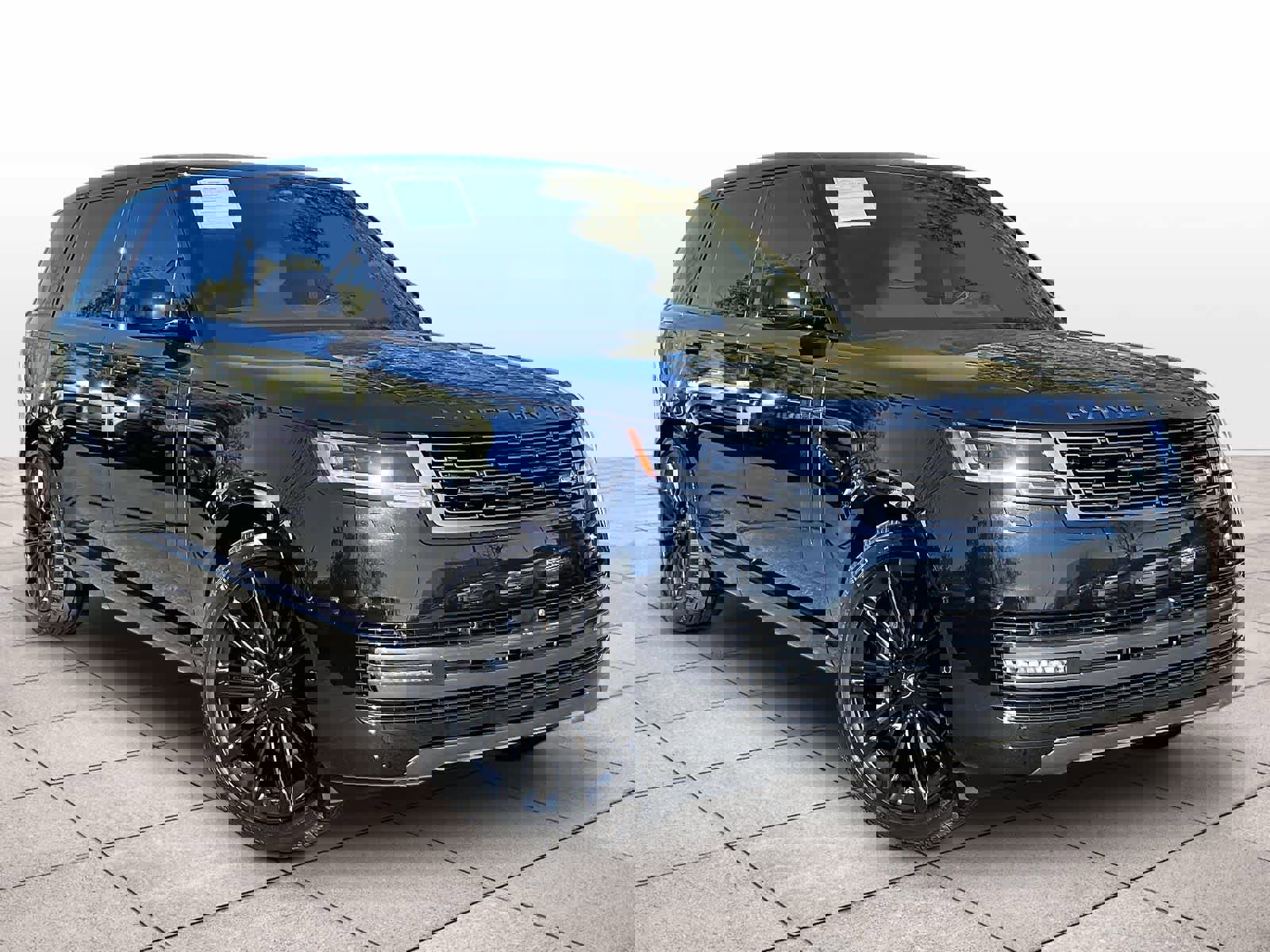 Used 2025 Land Rover Range Rover Long Wheelbase SE image 2