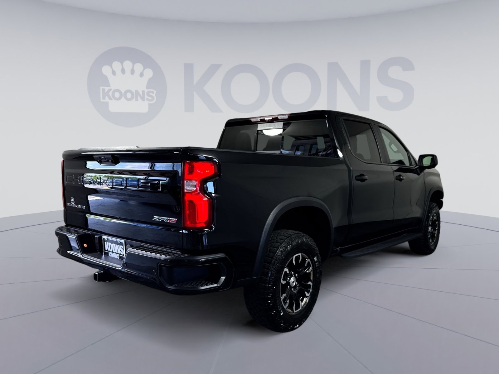 Used 2023 Chevrolet Silverado 1500 ZR2 w/ Technology Package AWD/4WD image 7