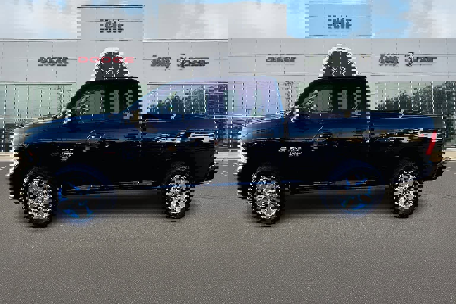 Used 2019 RAM 1500 Express w/ Express Value Package image 3