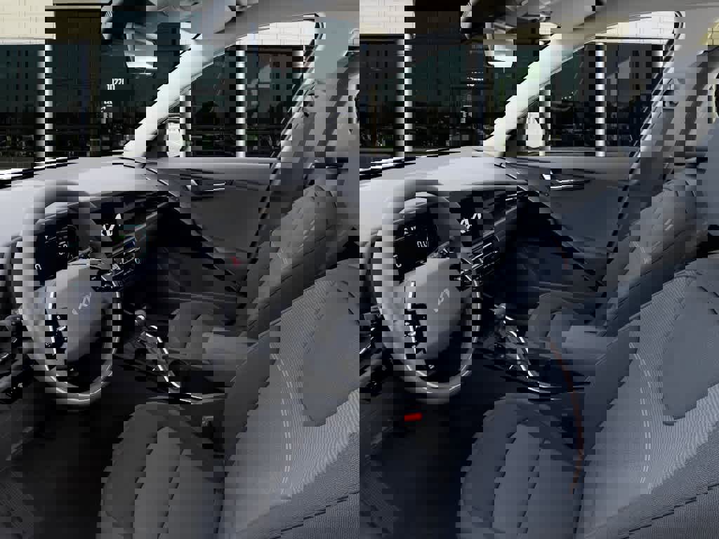 New 2026 Kia Niro LX image 17