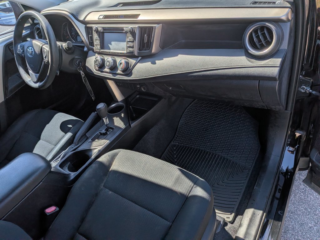 Used 2014 Toyota RAV4 LE FWD image 24