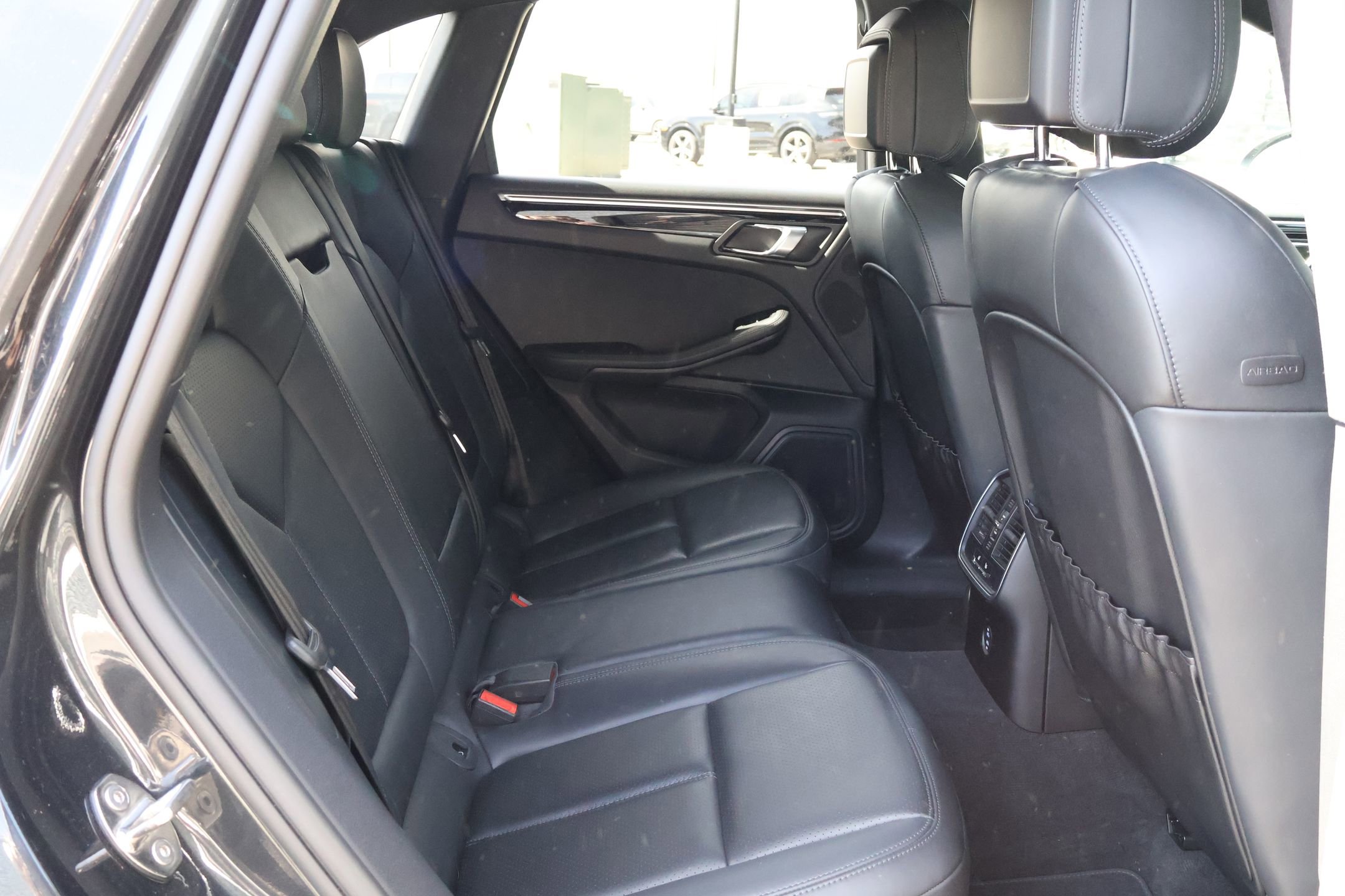 Certified 2023 Porsche Macan image 25