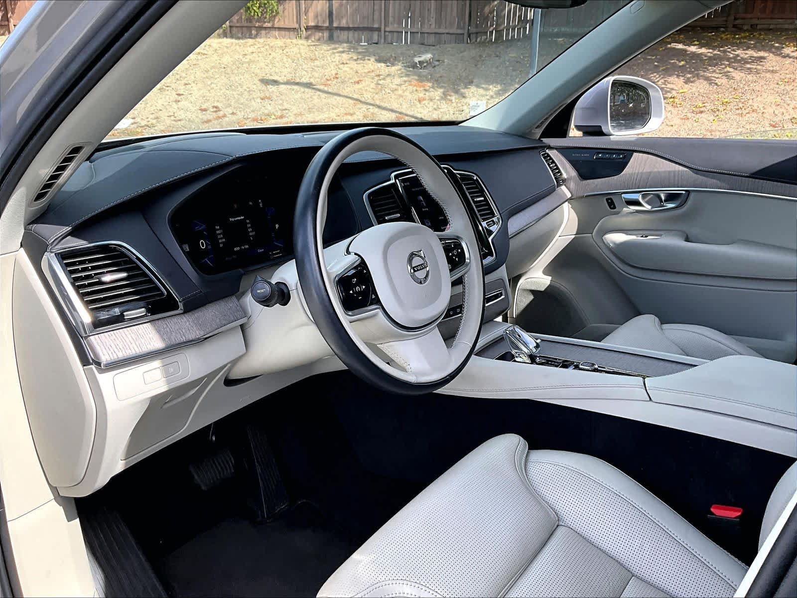 Used 2023 Volvo XC90 T8 Ultimate AWD/4WD image 17