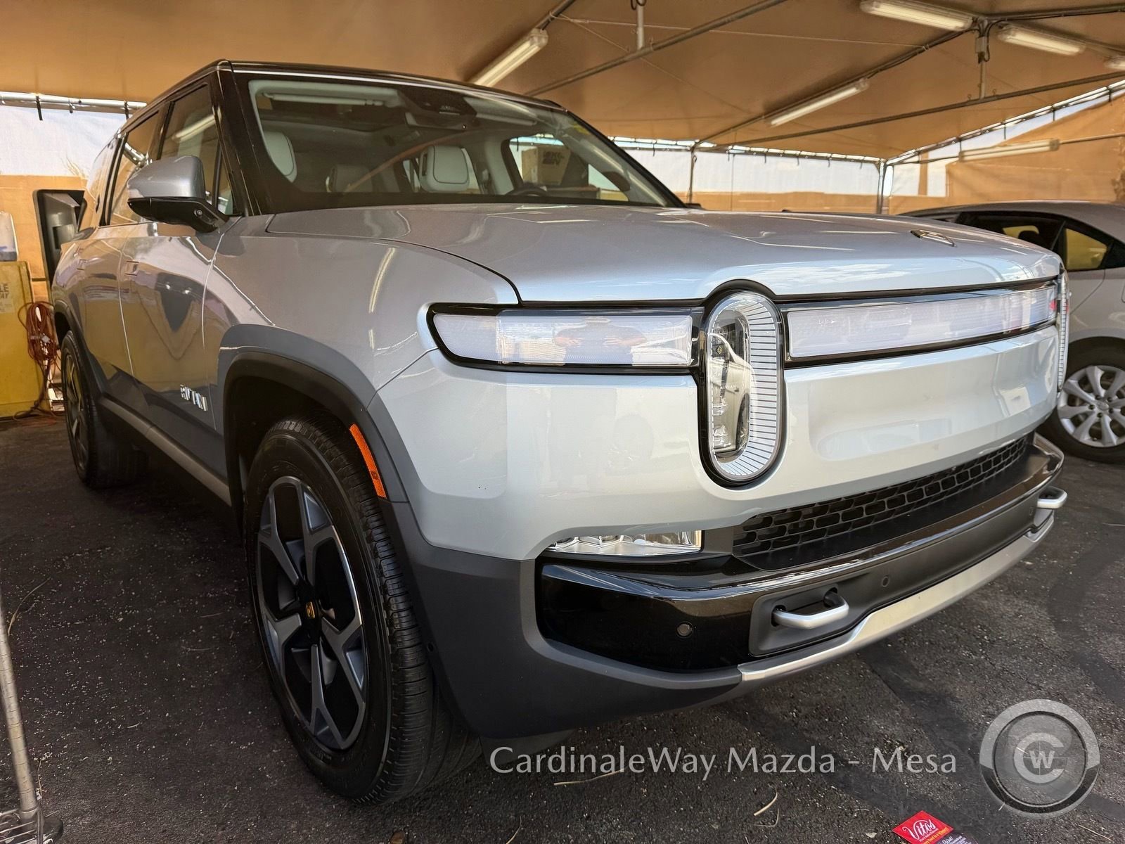 Used 2024 Rivian R1S Adventure AWD/4WD image 2