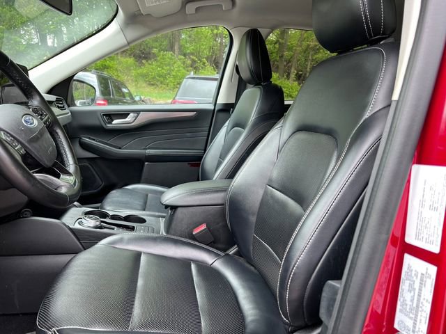Used 2022 Ford Escape Titanium AWD/4WD image 3
