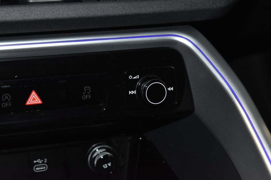 Certified 2025 Audi Q5 Premium Plus w/ Premium Plus AWD/4WD image 12